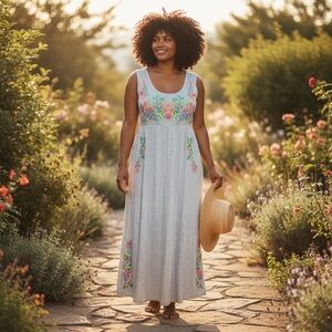 Chelsea and theodore embroidered dress size S